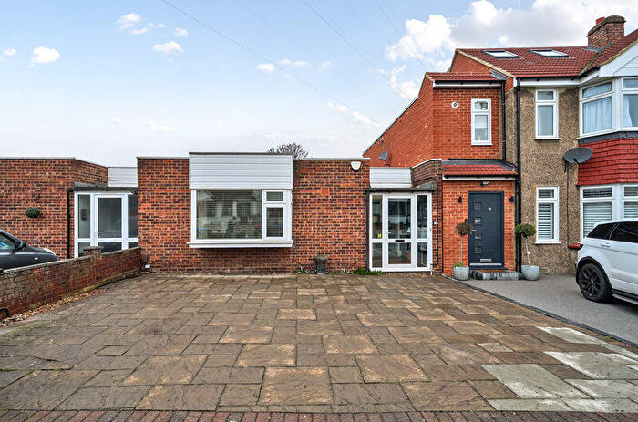 2 Bedroom Terraced House For Sale In Dorchester Avenue, Bexley, DA5