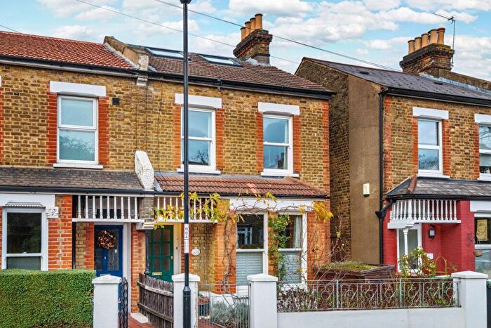 4 Bedroom Semi Detached House To Rent In Hillmore Grove, London, SE26