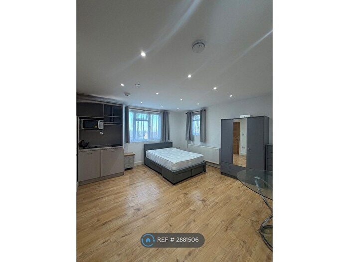Studio To Rent In Kingsley Road, Harrow, HA2