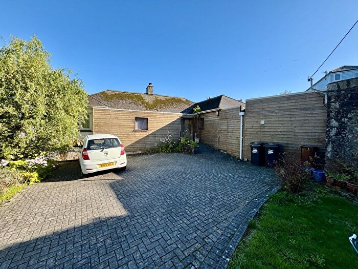 3 Bedroom Flat For Sale In Farmers Meadow, Newlyn, TR18