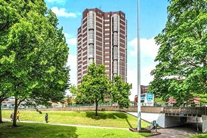 1 Bedroom Flat To Rent In Metropolitan House, Hagley Road, Birmingham, West Midlands, B16