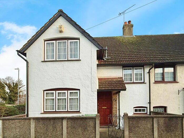 3 Bedroom End Of Terrace House To Rent In Knockhall Road Greenhithe, DA9