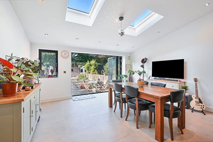 3 Bedroom End Terrace House For Sale In New Close, Colliers Wood, London, SW19