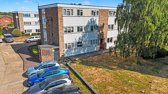 2 Bedroom Flat For Sale In Sackville Crescent, Harold Wood, RM3