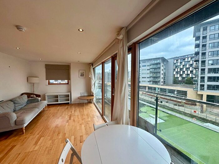 2 Bedroom Property To Rent In La Salle, Leeds, LS10