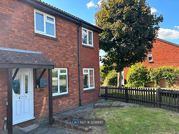 3 Bedroom Semi-Detached House To Rent In Chatsworth Way, New Milton, BH25