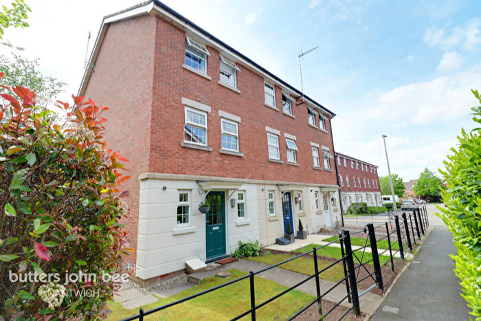 3 Bedroom Town House For Sale In Smithers Close, Nantwich, CW5