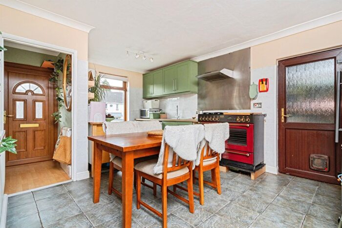 3 Bedroom Semi-Detached House For Sale In Foxhole Road, Paignton, TQ3