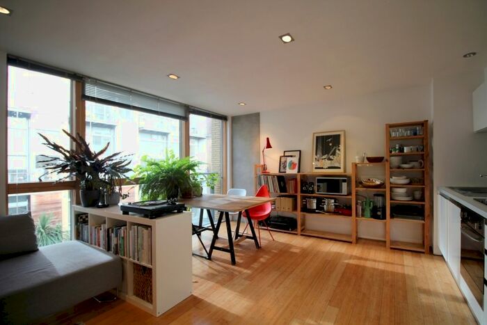 2 Bedroom Flat To Rent In Kingsland Road, London, E8