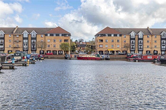 1 Bedroom Apartment For Sale In Stephenson Wharf, Apsley Lock, Hemel Hempstead, Hertfordshire, HP3