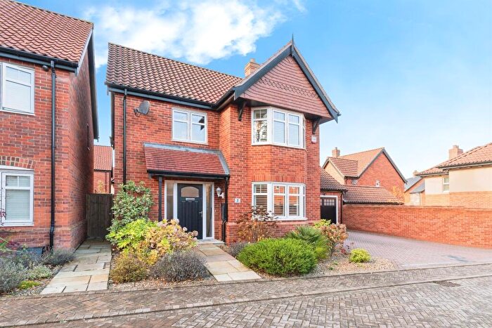 3 Bedroom Detached House For Sale In Vaughan Close, Cromer, NR27