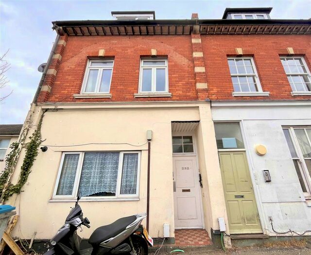 1 Bedroom Flat To Rent In Holdenhurst Road, Bournemouth, BH8