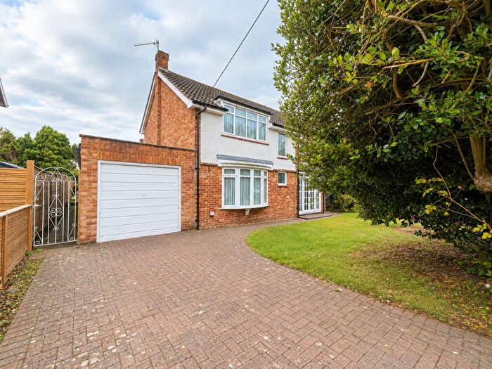 3 Bedroom Detached House For Sale In Silverdale Road, Wargrave, Reading, Berkshire, RG10