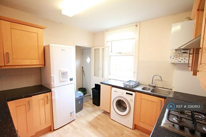 4 Bedroom Terraced House To Rent In Grange Avenue, Reading, RG6