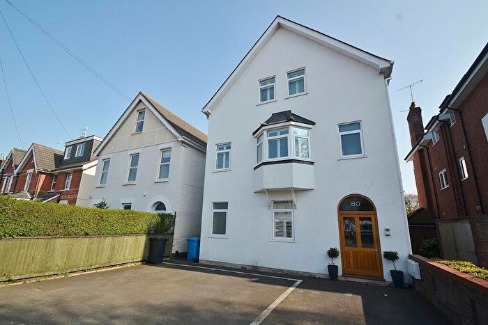 3 Bedroom Flat To Rent In Poole, BH15