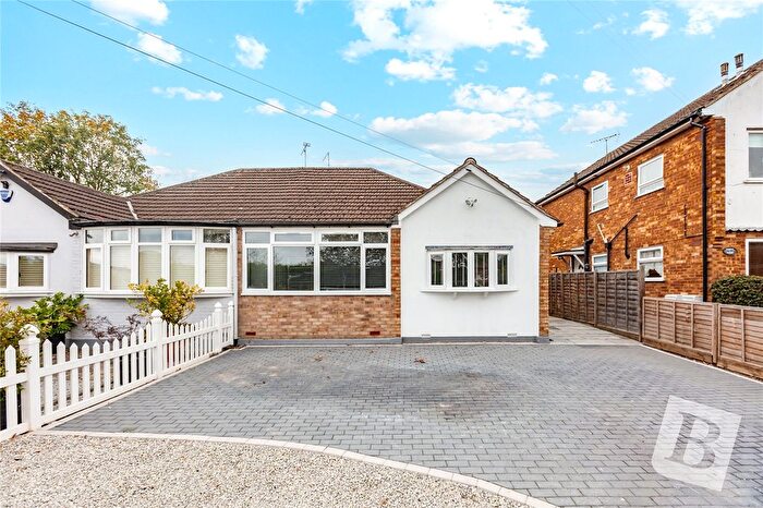 2 Bedroom Bungalow For Sale In Clarence Road, Pilgrims Hatch, Brentwood, Essex, CM15
