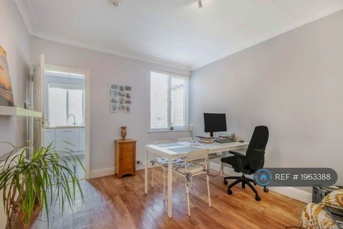 3 Bedroom Maisonette To Rent In Ridsdale Road, London, SE20