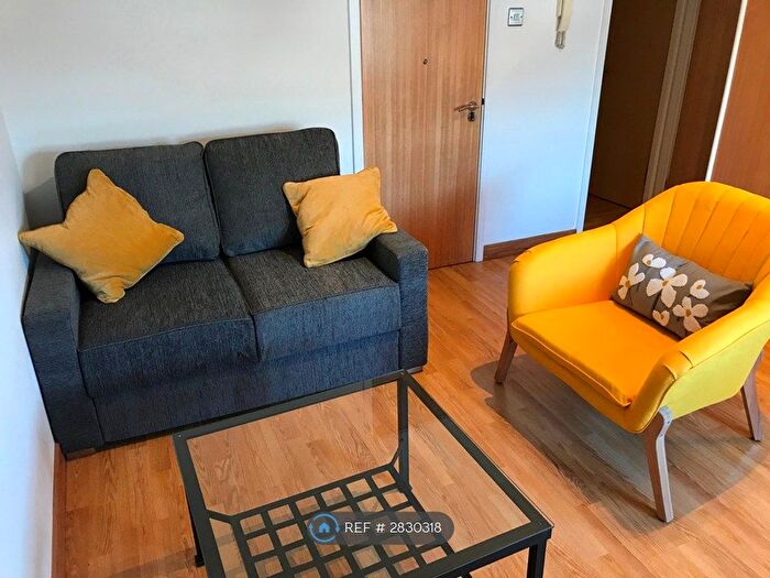 1 Bedroom Flat To Rent In Long Lane, London, EC1A