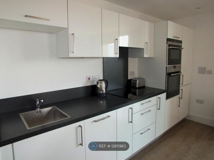 1 Bedroom Flat To Rent In Sledge Tower, London, E8