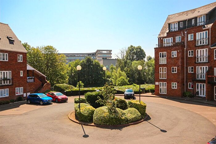 4 Bedroom Flat To Rent In Sovereigns Quay, Bedford, Bedfordshire, MK40