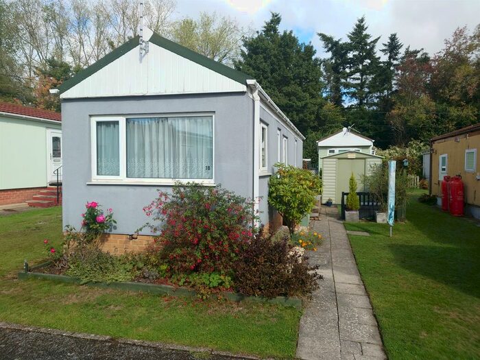 1 Bedroom Mobile/park Home For Sale In Hillview Park Home Estate, Oare, Marlborough, SN8
