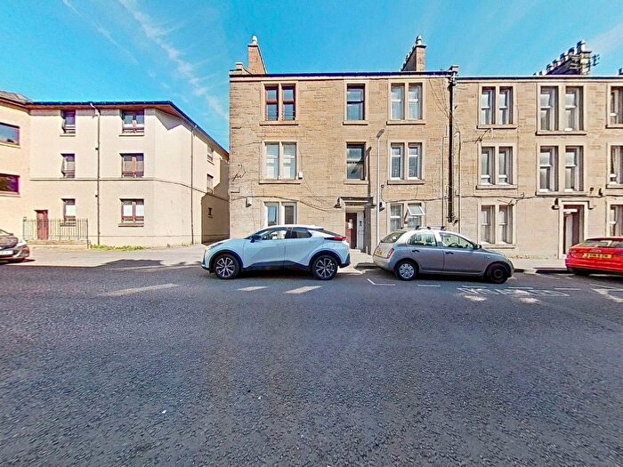 1 Bedroom Flat To Rent In Smith Street, Coldside, Dundee, DD3