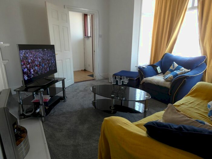 3 Bedroom Semi-Detached House To Rent In Hartley Road, Portsmouth, PO2