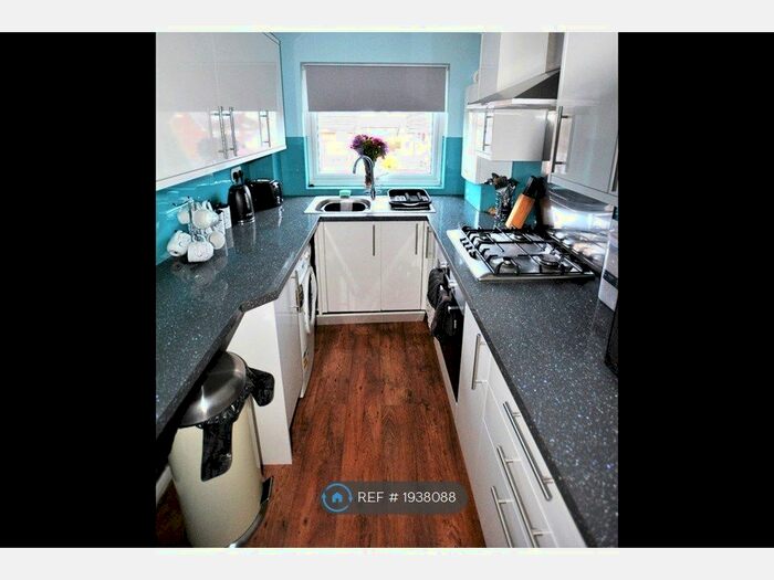 1 Bedroom Flat To Rent In Lauriston Close, Knaphill, Woking, GU21