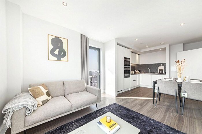 1 Bedroom Flat To Rent In Uncle Southall, Merrick Road, Southall, UB2