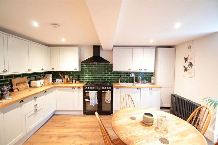 1 Bedroom Flat To Rent In Brixton Road, Brixton, SW9