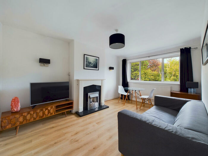 2 Bedroom Flat To Rent In Worsley Bridge Road, London, SE26