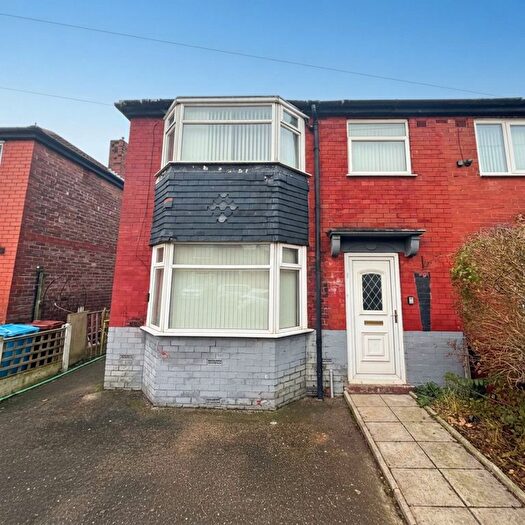 3 Bedroom Semi-Detached House For Sale In Kirkham Avenue, Manchester, M18