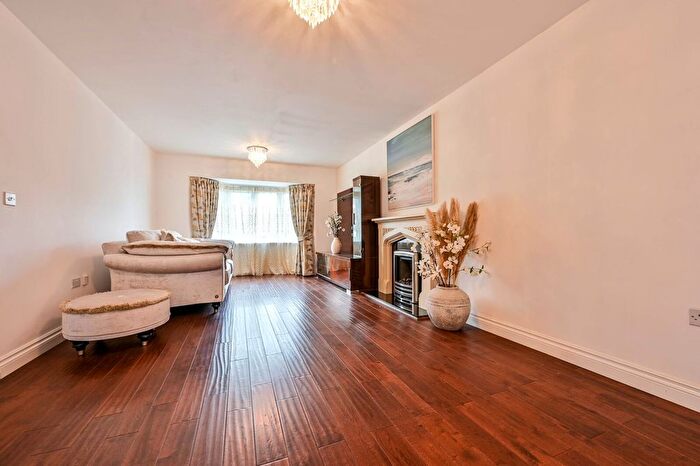 3 Bedroom Semi-Detached House To Rent In Forster Road, Guildford, GU2