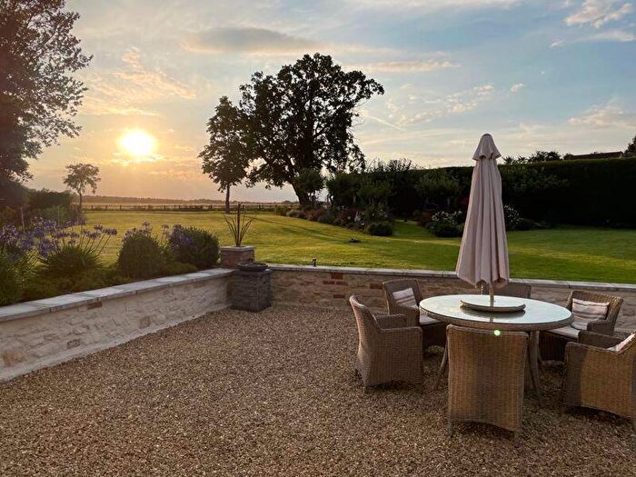 4 Bedroom Detached Bungalow For Sale In School House View, Braceborough, Stamford, PE9