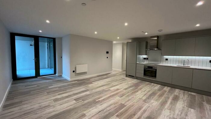 2 Bedroom Apartment To Rent In Apex, B12