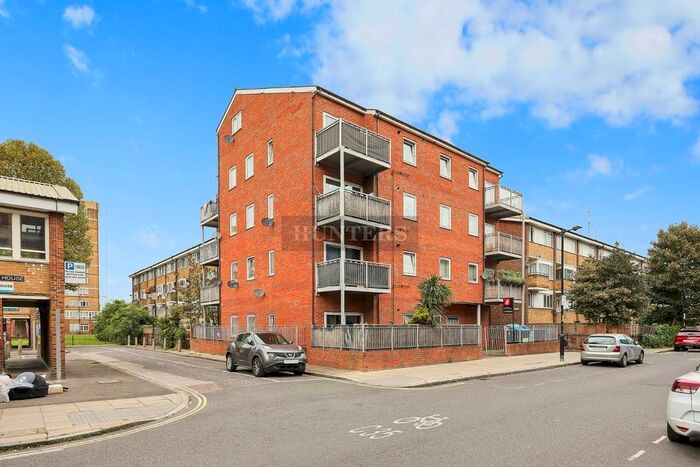 2 Bedroom Flat To Rent In Windsor Court, Coopers Road, London, SE1