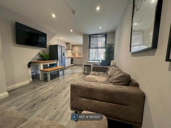 6 Bedroom Terraced House To Rent In Ridley Road, Liverpool, L6