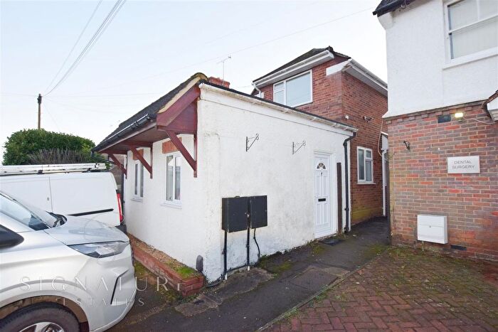 1 Bedroom Flat To Rent In High Street, Bovingdon, Hemel Hempstead, HP3