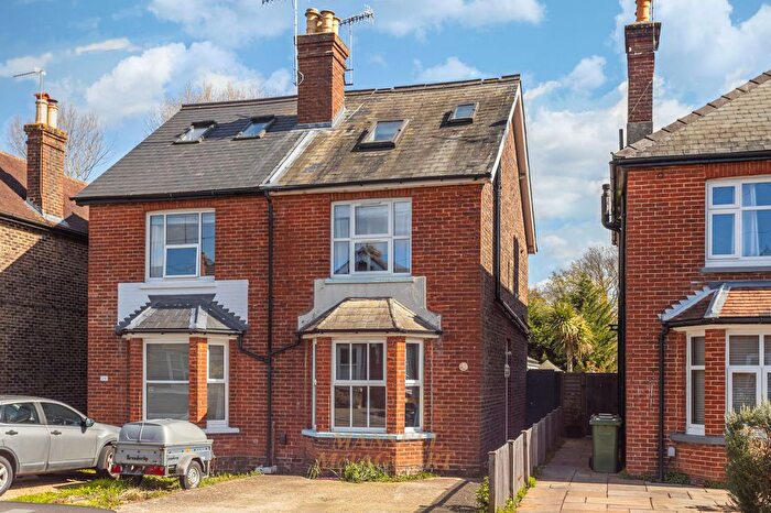 3 Bedroom Semi Detached House For Sale In Lumley Road, Horley, RH6