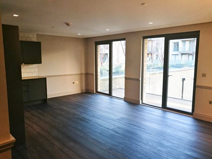 2 Bedroom Flat To Rent In Queens Wharf, Crisp Road, London, W6