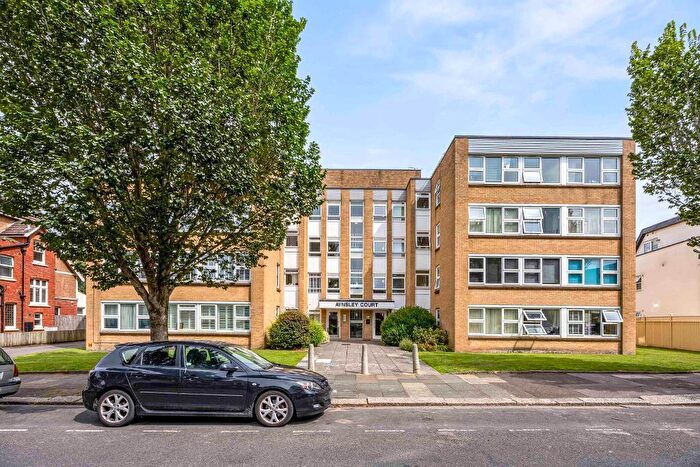 1 Bedroom Apartment For Sale In Willbury Avenue, Hove, BN3