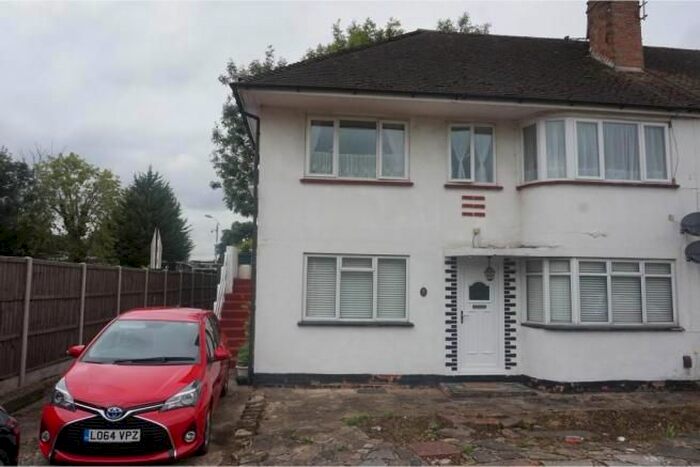 3 Bedroom Maisonette To Rent In Eldon Ave, Borehamwood, WD6