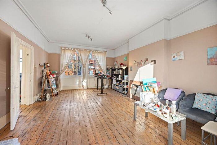 1 Bedroom Flat To Rent In Greencroft Gardens, South Hampstead, NW6