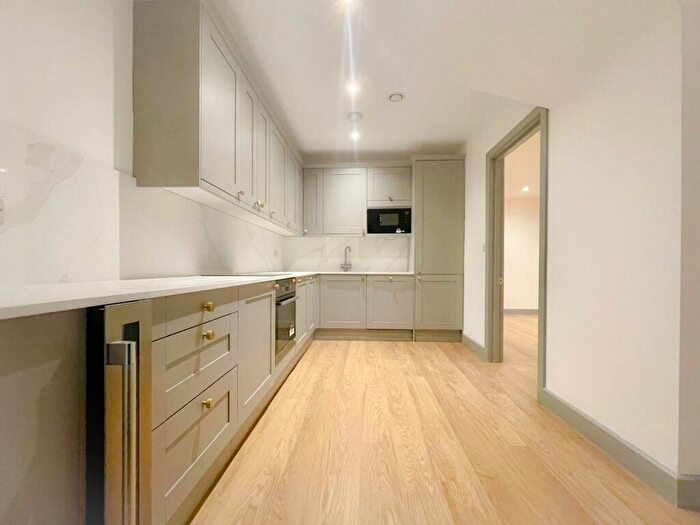 2 Bedroom Apartment For Sale In Malden Road, Cheam, SM3