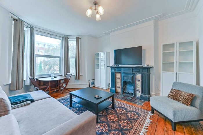 2 Bedroom Flat To Rent In .Clapham Road, Clapham, London, SW9
