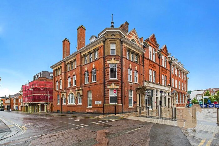 2 Bedroom Flat For Sale In High Street, Chelmsford, CM1