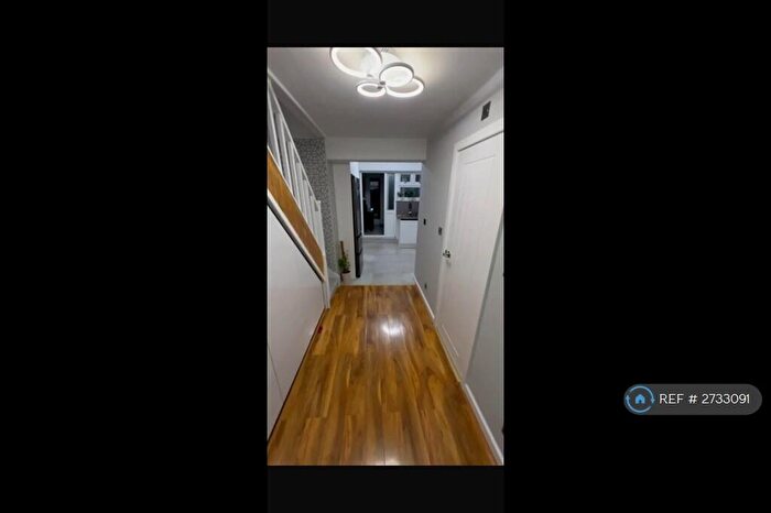 2 Bedroom Terraced House To Rent In Victoria Avenue, Southend-On-Sea, SS2