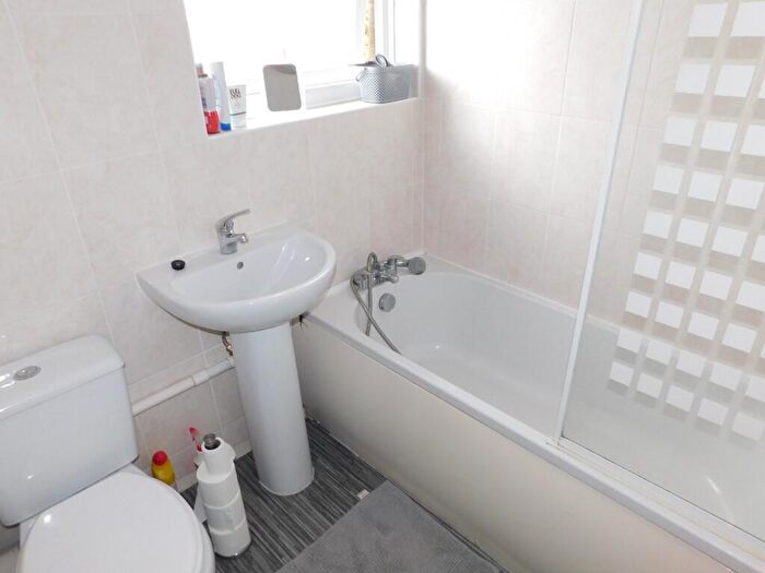 3 Bedroom Terraced House For Sale In Endfield Road, Christchurch, BH23