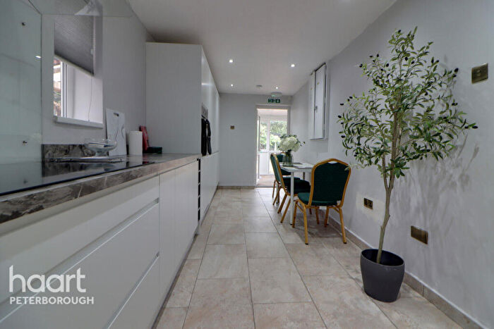 3 Bedroom Semi-Detached House To Rent In Poplar Avenue, Peterborough, PE1