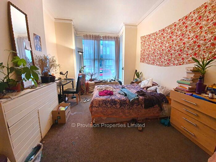 6 Bedroom Terraced House To Rent In Brudenell Mount, Hyde Park, Leeds, LS6